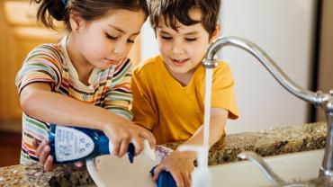 How to help kids be grateful and kind